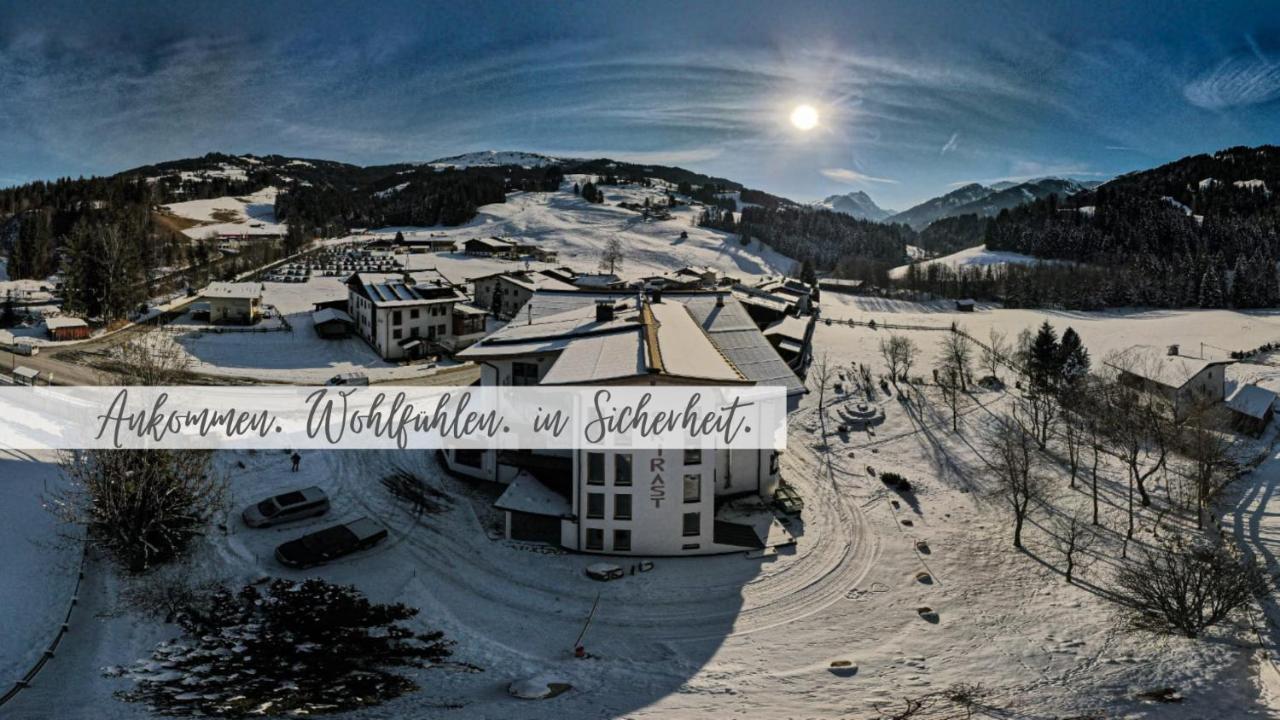 Skirast - Kirchberg Кирхберг ин Тирол Екстериор снимка